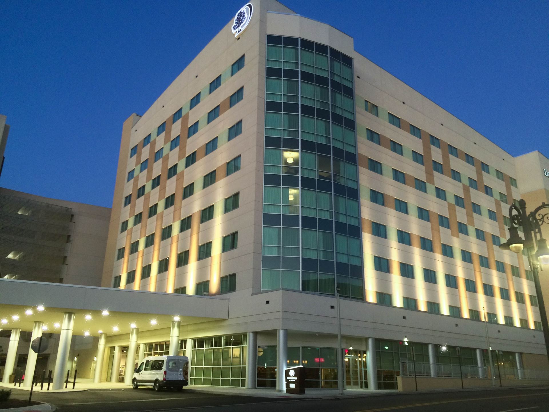 Exterior Image of DoubleTree by Hilton Reading (Photo Credit: DoubleTree by Hilton Reading)